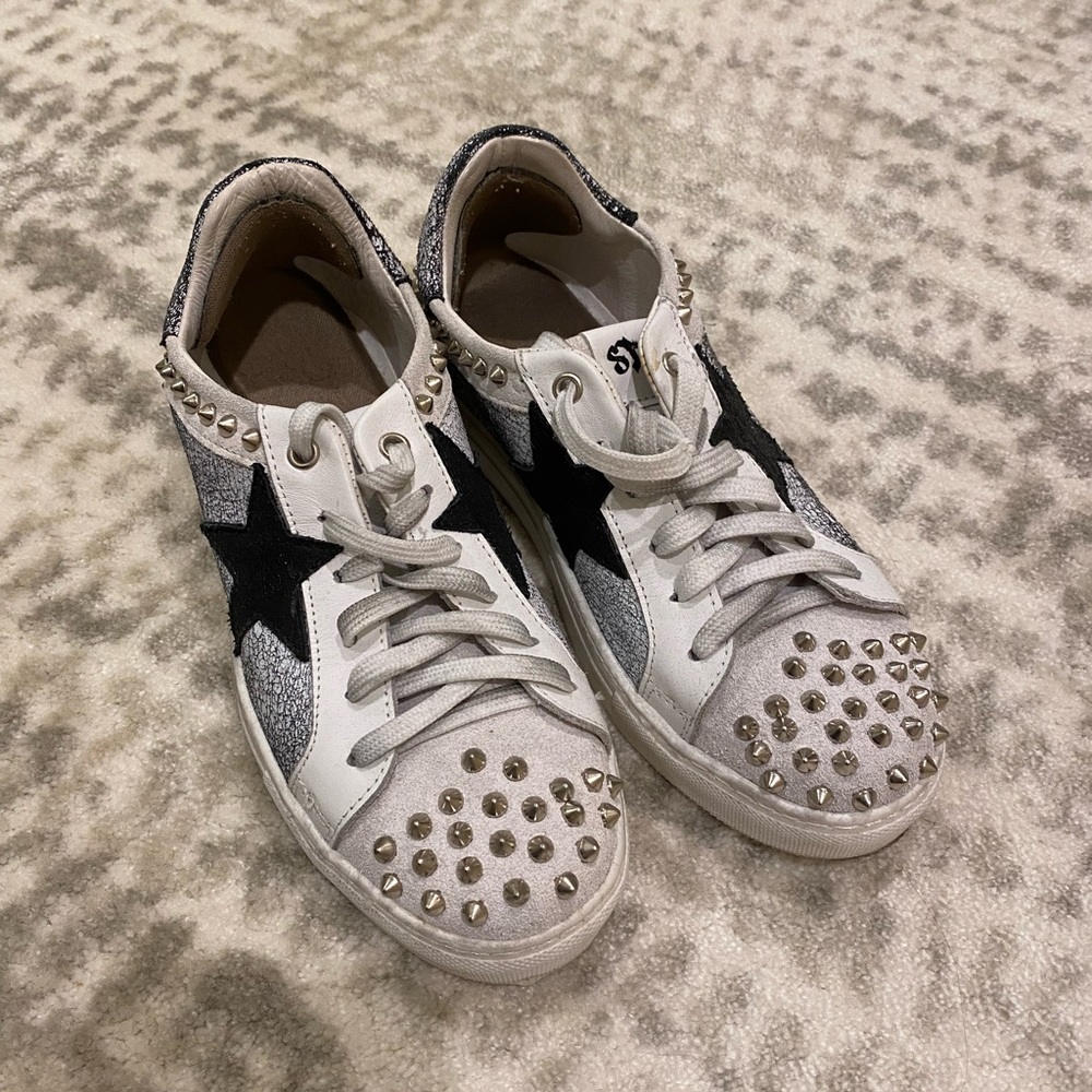 STFU Studded white sneaker